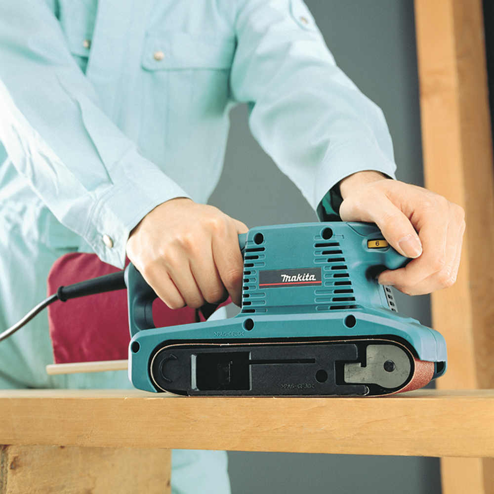Ленточная шлифовальная машина электрическая  Makita 9911K 650 Вт, 76х457 мм, 75-270 м/мин