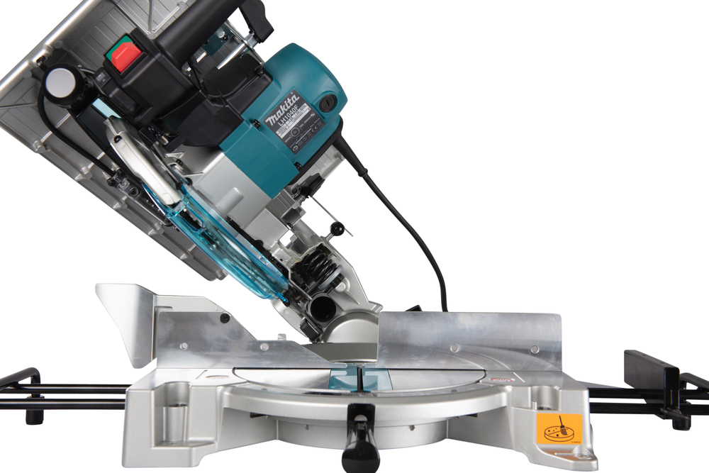 Пила торцовочная комбинированная Makita LH1040F 1650 Вт, 260 мм, 4800 об/мин