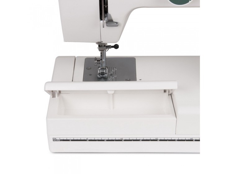 Компьютерная швейная машина Janome HD6130