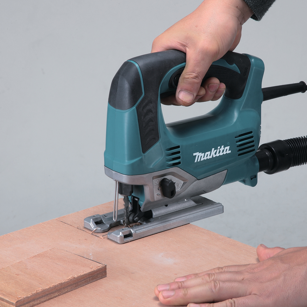Лобзик электрический Makita JV0600K 650 Вт, 90 мм, 500 - 3100 об/мин