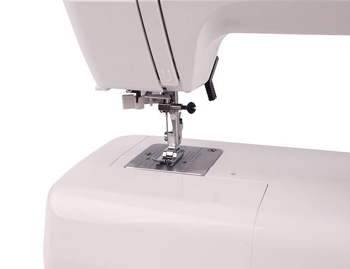 Электромеханическая швейная машина Janome J925S