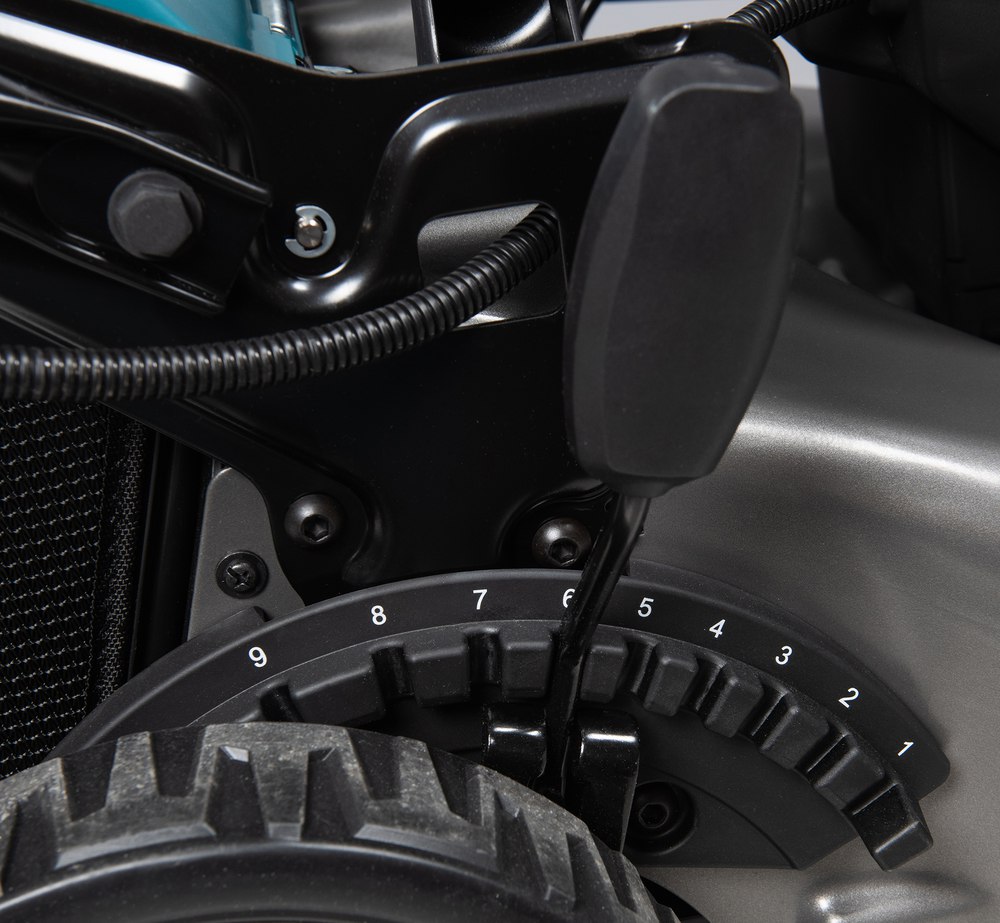 Газонокосилка аккумуляторная Makita LM002GT201 XGT 40v MAX, 1900 Вт, 53 см, 70 л, 1,5-5 км/ч, 4в1, (2xBL4050F; DC40RC)