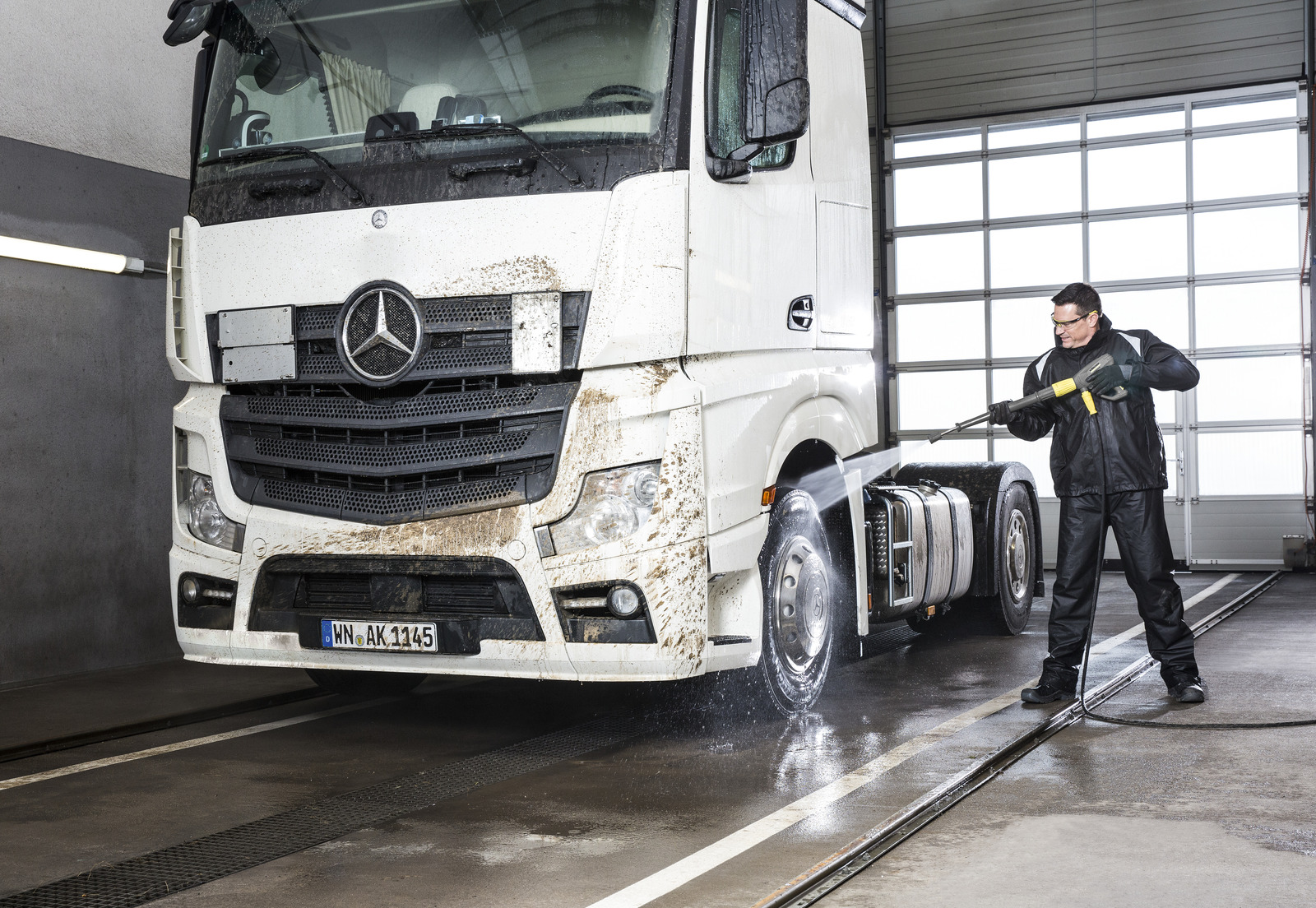 Аппарат высокого давления с подогревом воды Karcher HDS 9/18-4 M *EU-I
