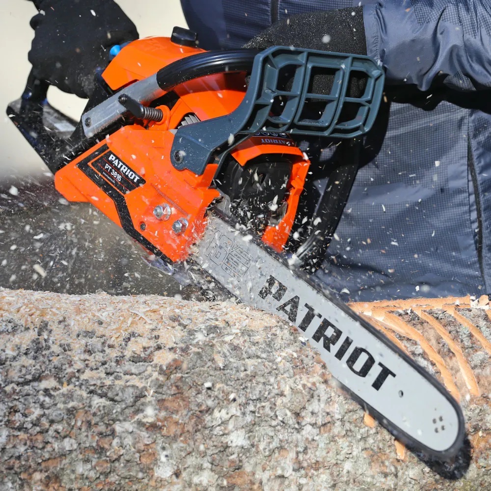 Пила цепная бензиновая PATRIOT PT 3816  с подарком топор PATRIOT APF-600
