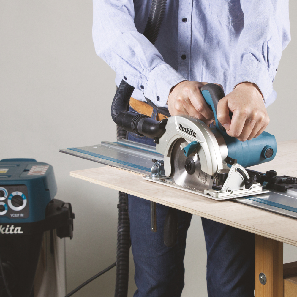 Пила дисковая циркулярная Makita HS6601 1050 Вт, 165 мм, 5200 об/мин
