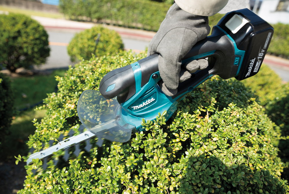 Ножницы аккумуляторные для травы Makita DUM111SYX LXT 18В, 1х1.5 Ач (BL1815N, DC18SD)