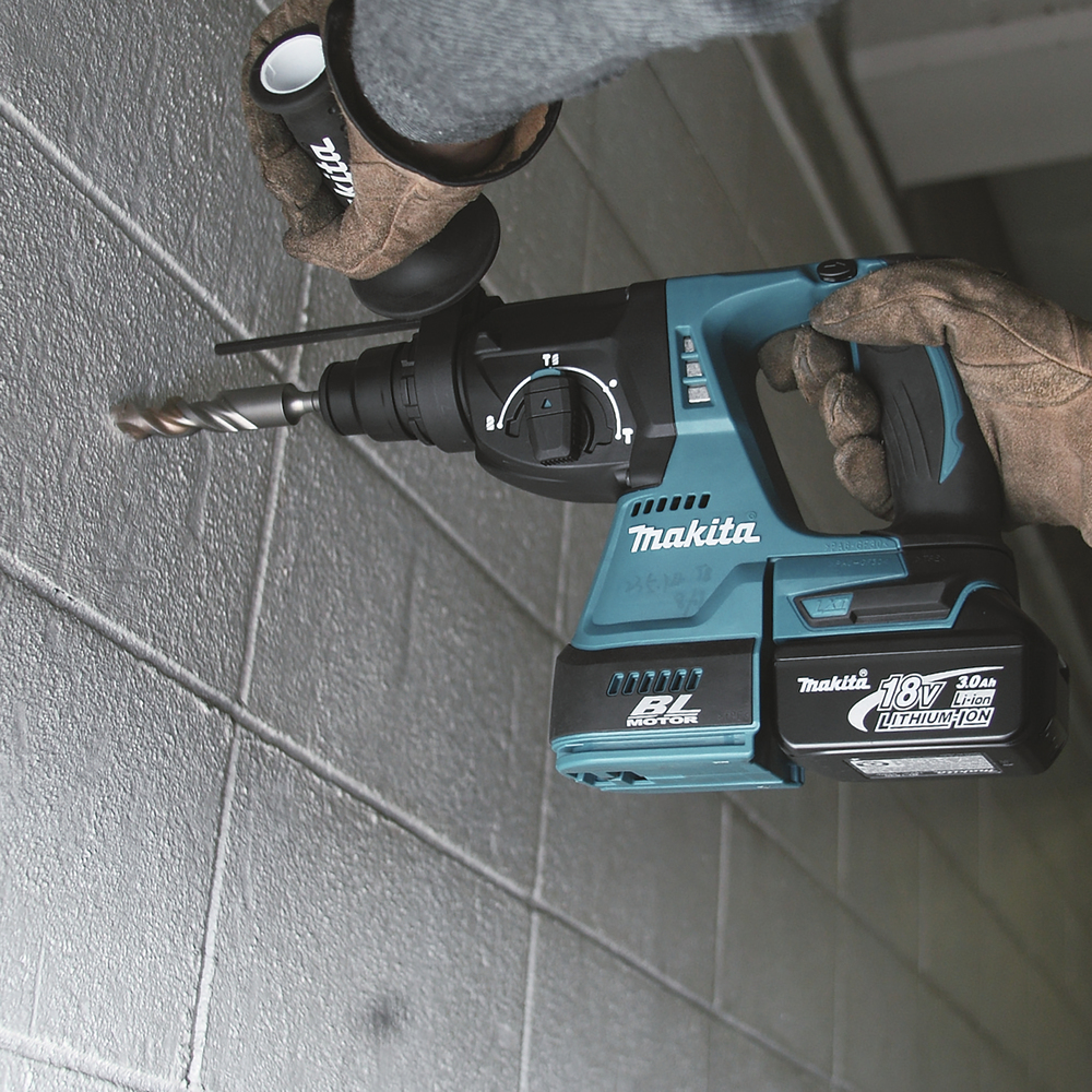 Перфоратор аккумуляторный Makita DHR242RFE LXT 18В, 2х3.0 Ач, 24 мм, 2,0 Дж, SDS-PLUS