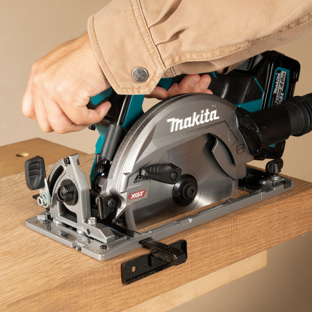 Пила дисковая аккумуляторная Makita HS012GZ XGT BL 40В, диск 165 мм, посадочное отверстие 20 мм, макс рез 41/57 мм, без акб и ЗУ