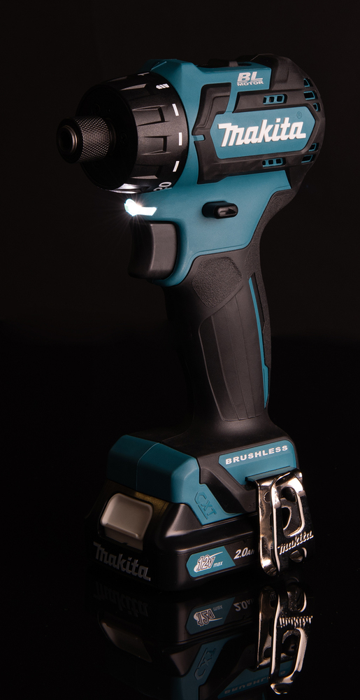 Дрель-шуруповерт аккумуляторная Makita DF032DWME CXT 10.8В, 2х4.0 Ач Li-ion, 35 Нм, 1500 об/мин