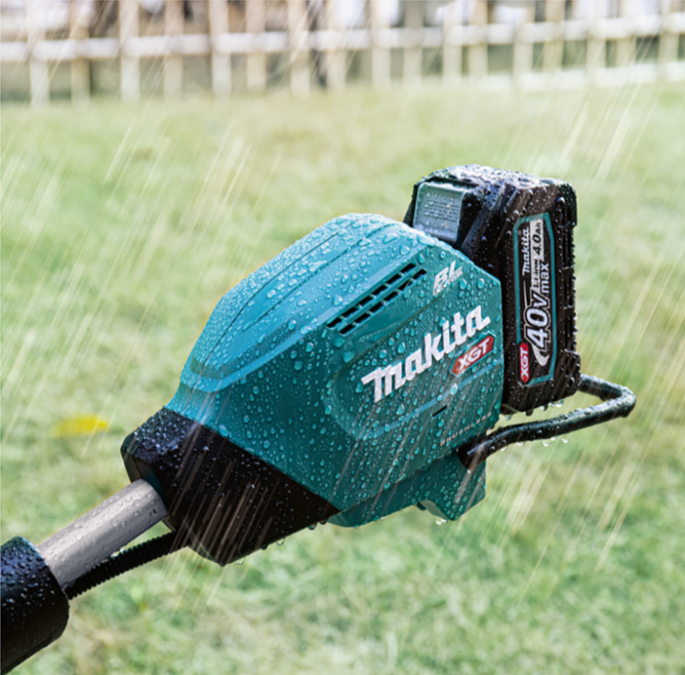 Аккумуляторная травокосилка Makita UR003GZ XGT  40V max. 550 Вт, нож 4T, d-23 см, без акб и ЗУ