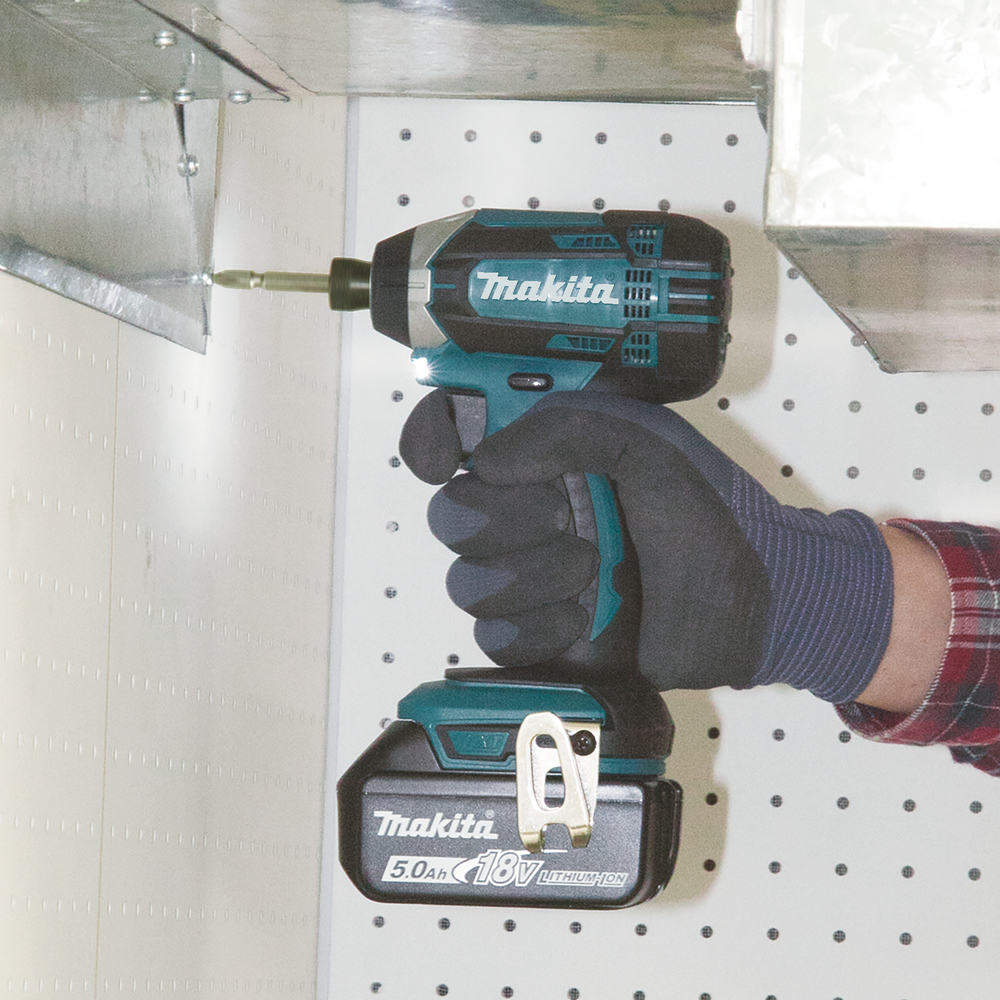 Аккумуляторный ударный шуруповерт Makita DTD152Z LXT 18В, 1/4\", 165 Нм, 0 – 2 900 об/мин, без акб и З/У