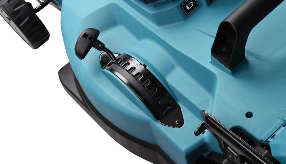 Газонокосилка аккумуляторная Makita DLM538CT2 LXT 2х18 В, 860 Вт, дека 53 см, 70 л, 4в1, XPT, (2xBL1850B, DC18SH)
