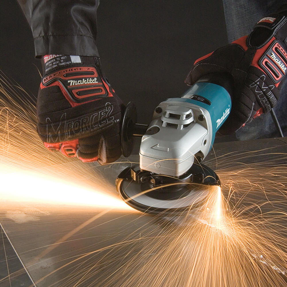 Угловая шлифовальная машина электрическая Makita 9565PCV 1400 Вт, 125 мм, 2800-12000 об/мин