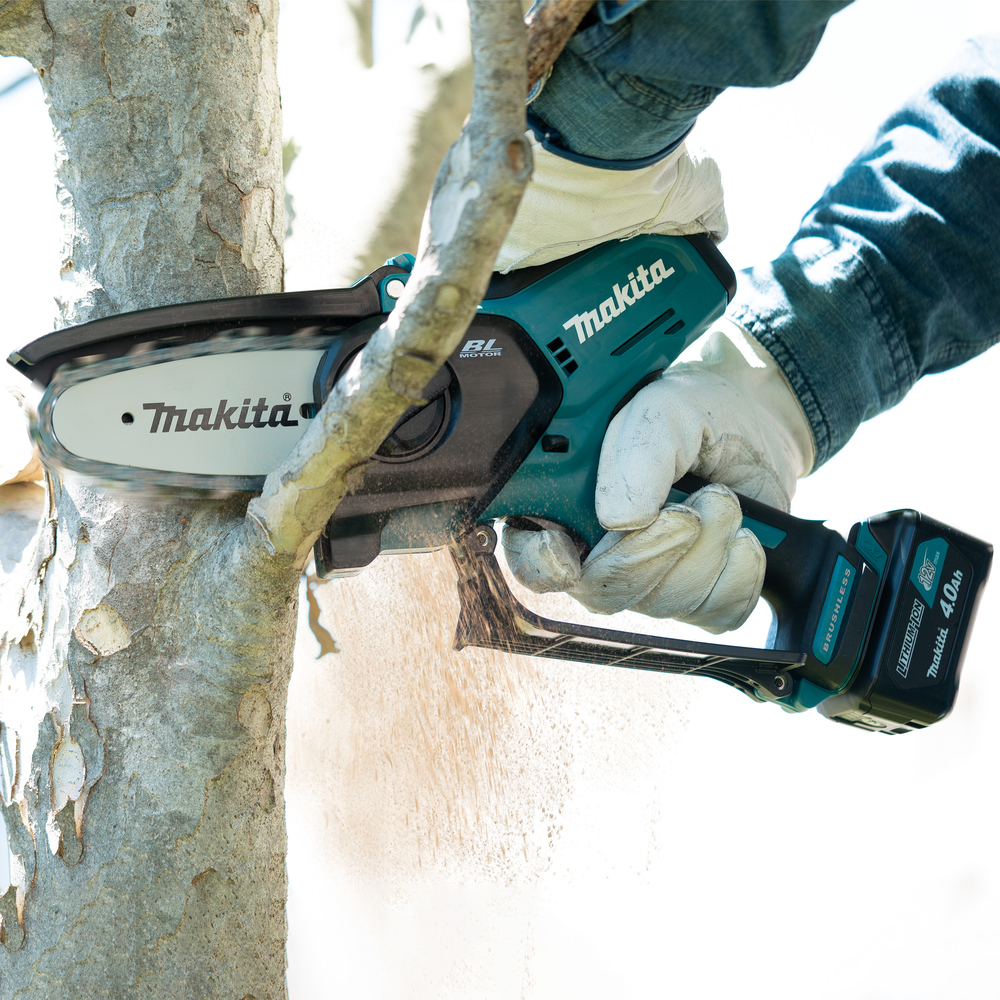 Пила цепная аккумуляторная Makita UC100DZ CXT BL 12В, 210 Вт, 4"/10 см, 0,325", 1,1 мм, 8 м/с, XPT, без акб и ЗУ