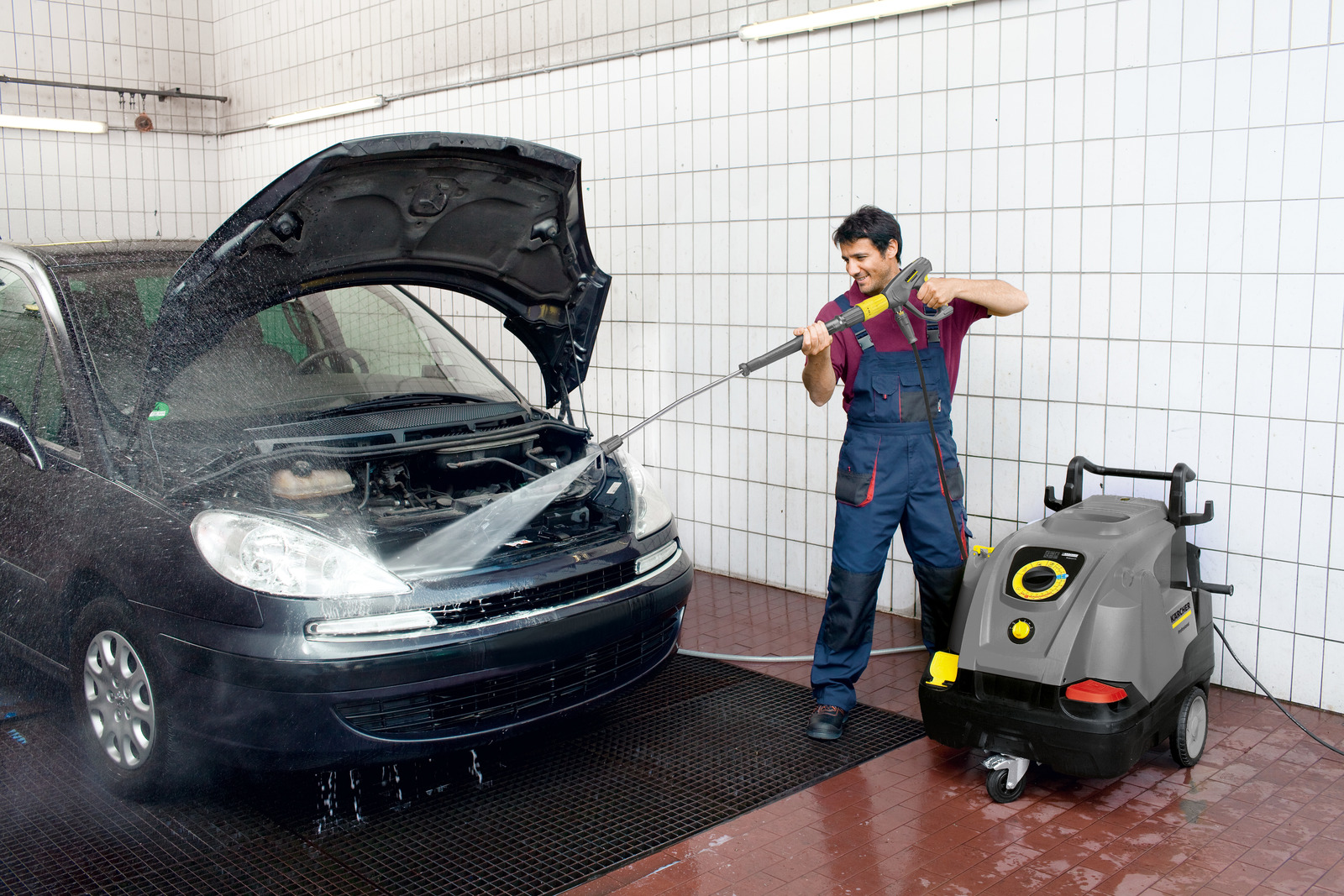 Аппарат высокого давления с подогревом воды Karcher HDS 8/18-4 C *EU-I