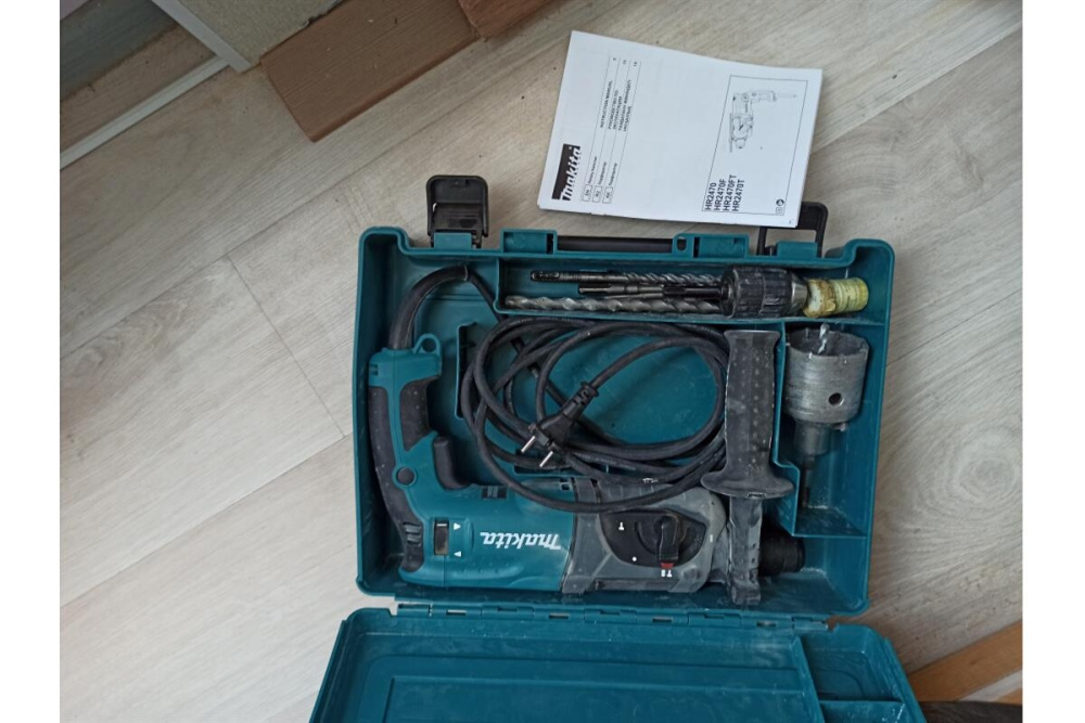 Перфоратор Makita HR2470X19 SDS+,780Вт,3реж,2.7Дж,0-4500у\м,2.6кг,чем,БЗП