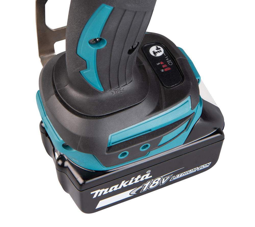 Гайковерт ударный аккумуляторный Makita DTW1001RTJ 18В, 2х5.0 Ач, 3/4\", 1 050 Нм, 0 – 1 800 об/мин