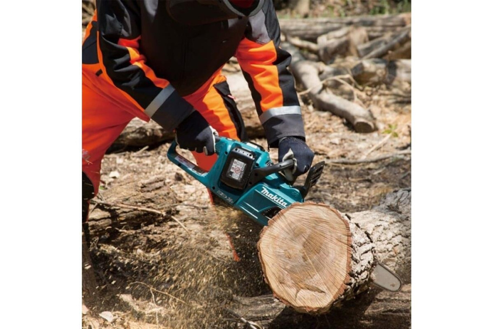Пила цепная аккумуляторная Makita DUC355PT2 LXT BL 2х18В, 14"/35 см, 3/8", 1,1 мм, 20 м/с, (2xBL1850B,DC18RD), XPT