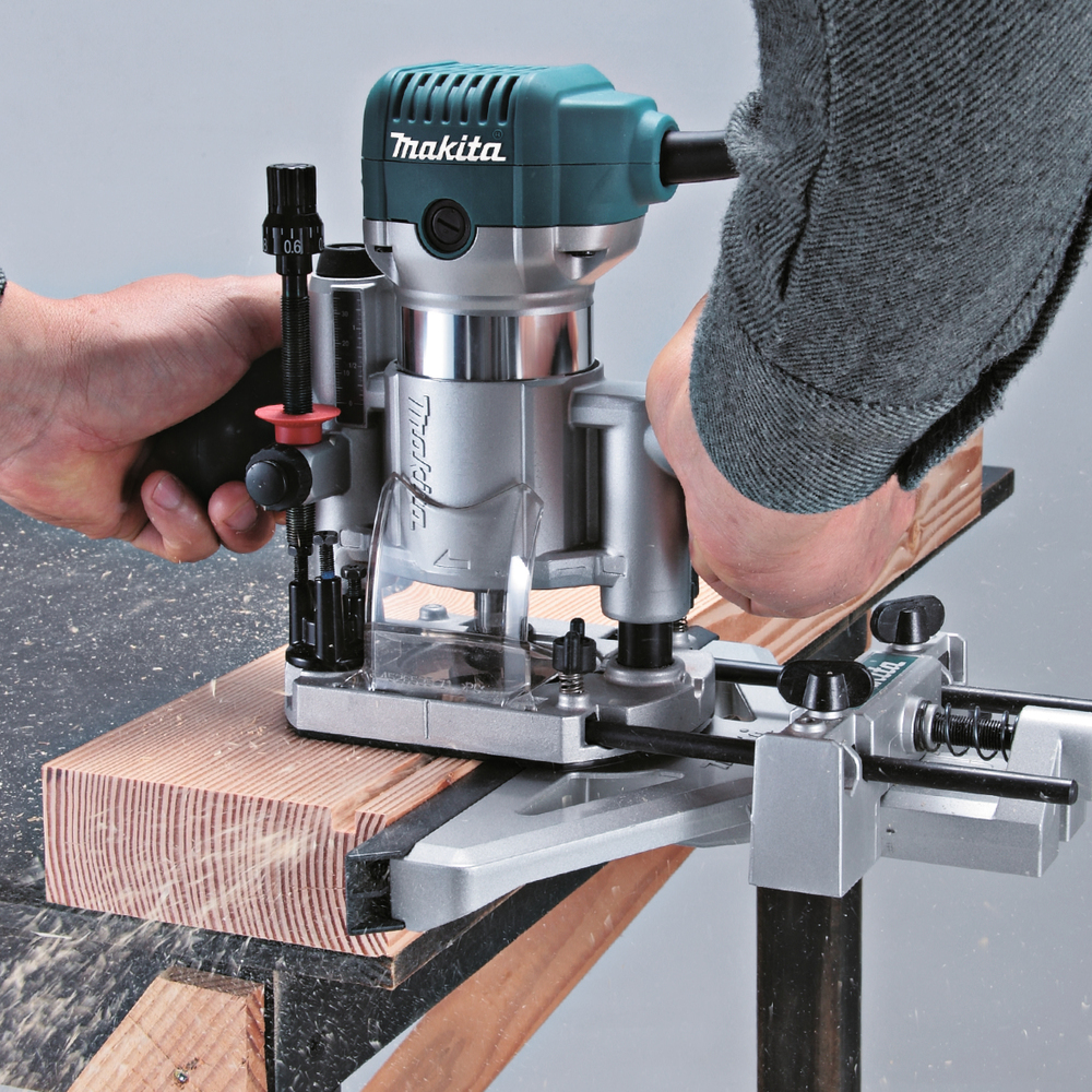 Фрезер кромочный электрический Makita RT0700CX2 710 Вт, 6-8 мм, 10000-30000 об/мин