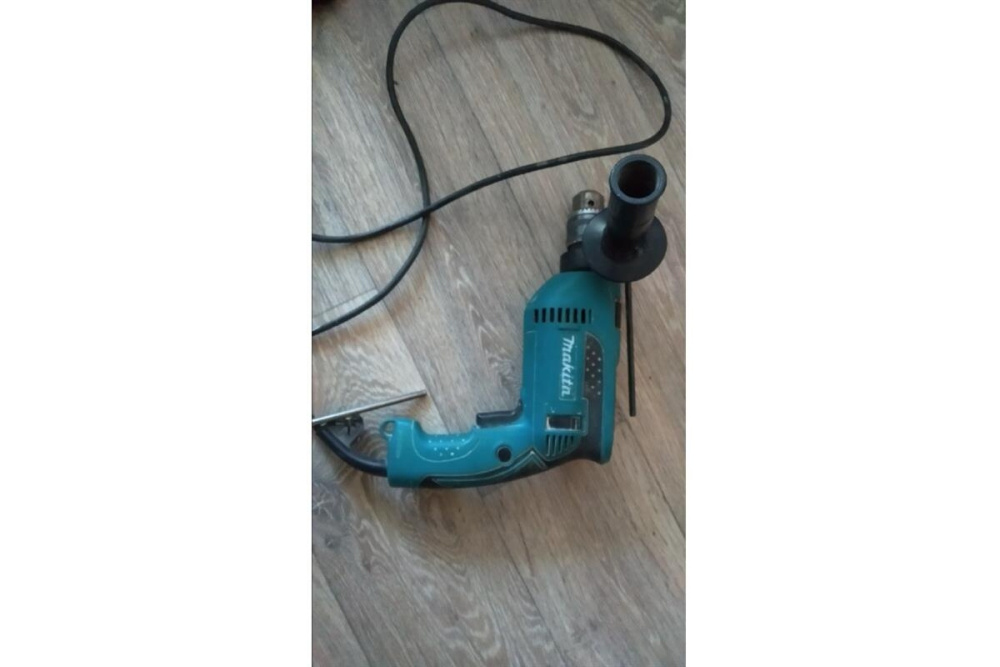 Дрель ударная Makita HP1640 680 Вт, ЗВП-13 мм, 0-2800об\м, 1.8кг, кор