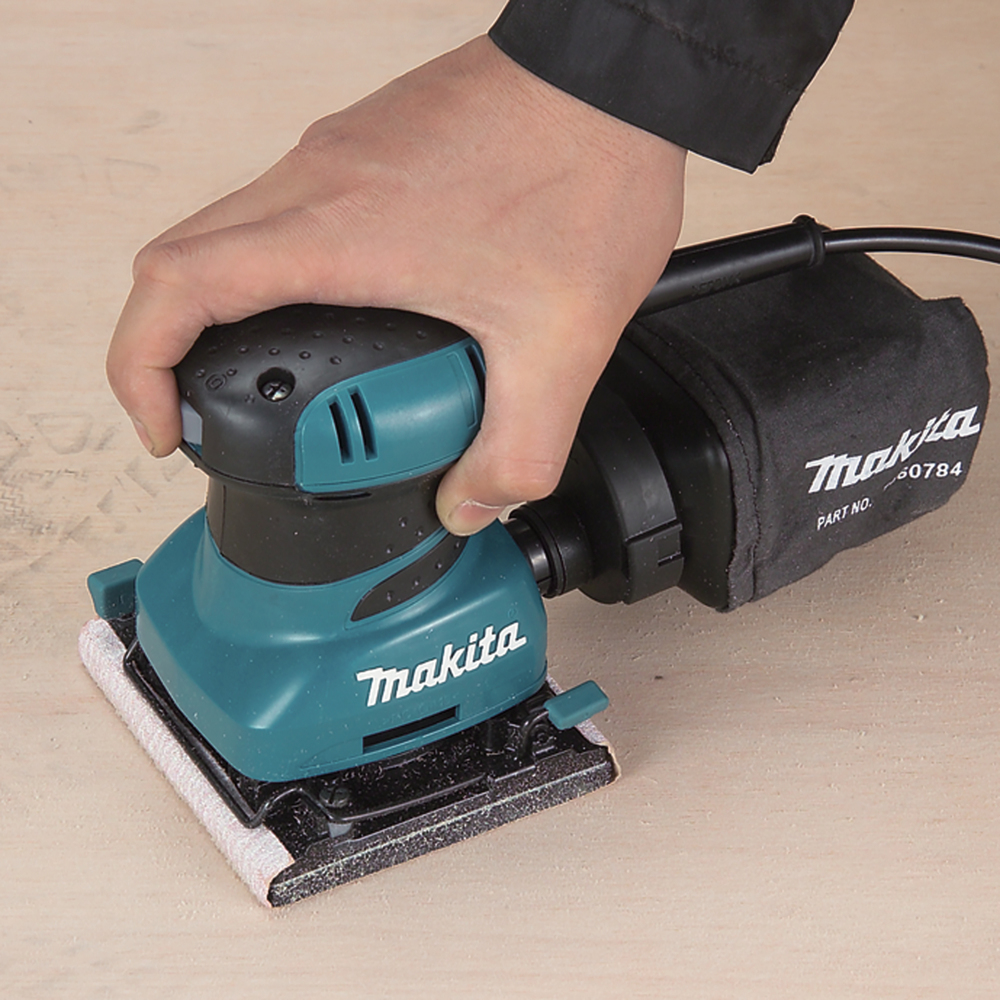 Вибрационная шлифовальная машина электрическая Makita BO4555 200 Вт, 114x102 мм, 14000 об/мин