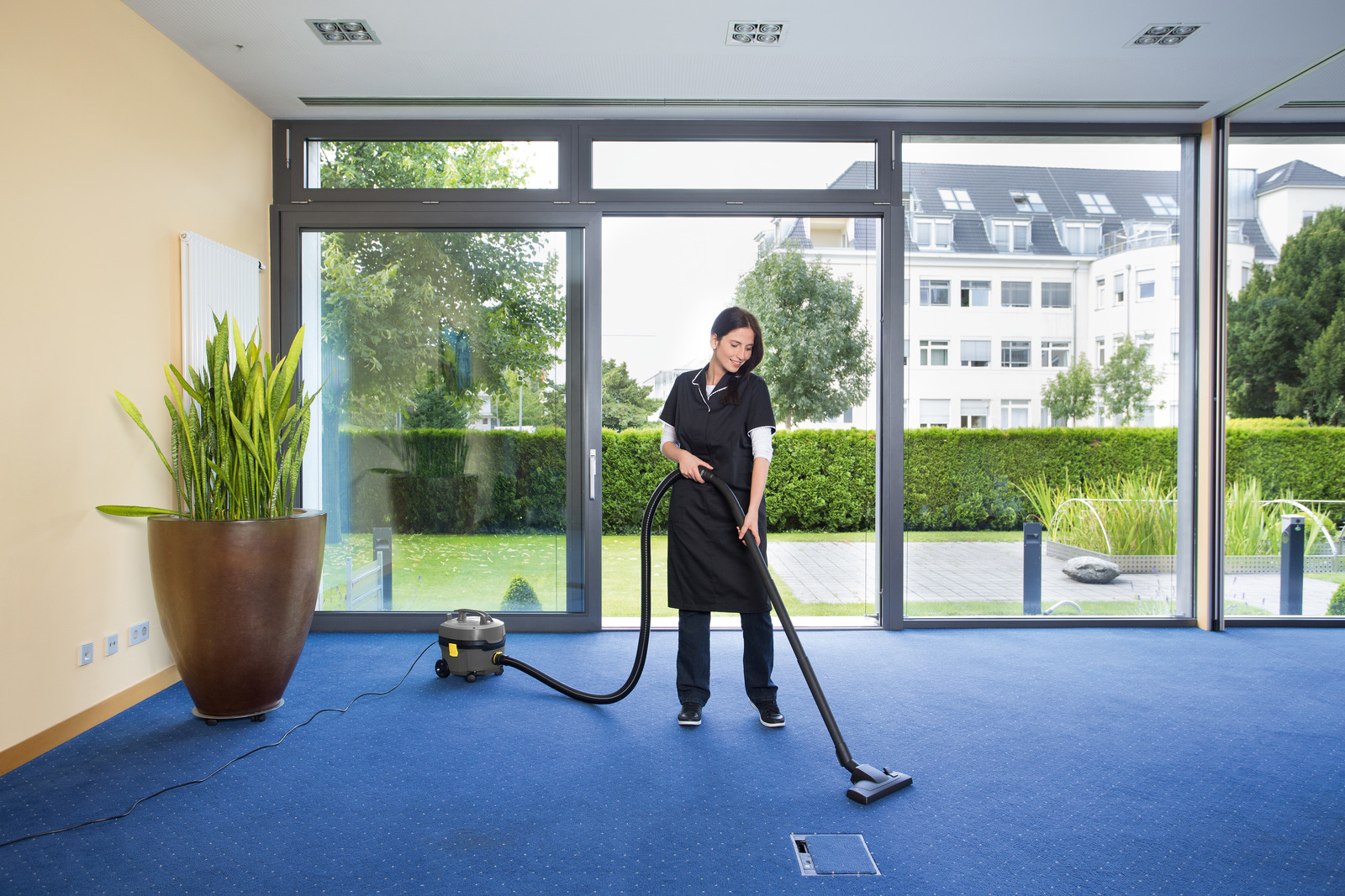 Пылесос сухой уборки Karcher T 7/1 Classic