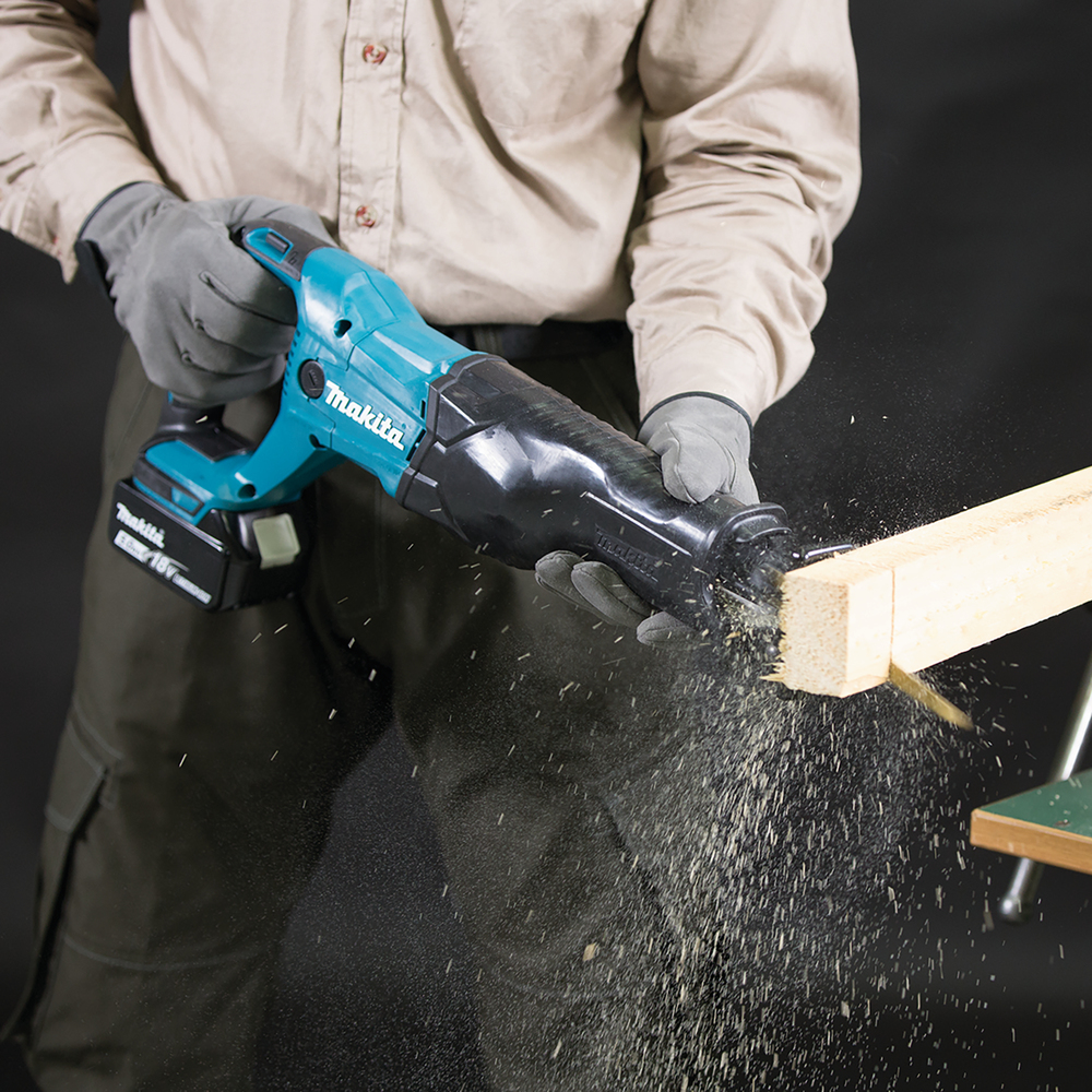 Пила сабельная аккумуляторная Makita DJR186RFE LXT 18В, 0 – 2 800 об/мин, 32 мм