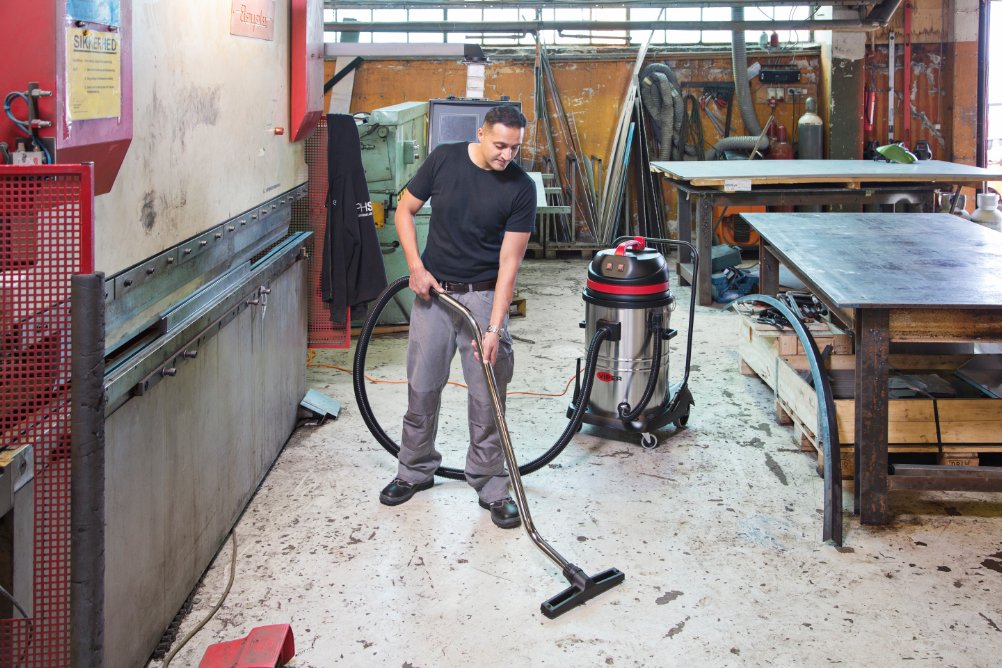 Профессиональный пылесос для сухой и влажной уборки LSU135