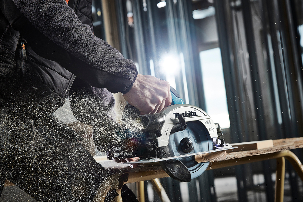 Пила дисковая аккумуляторная Makita DHS660Z LXT 18В, 165 мм, 5000 об/мин, без акб и ЗУ