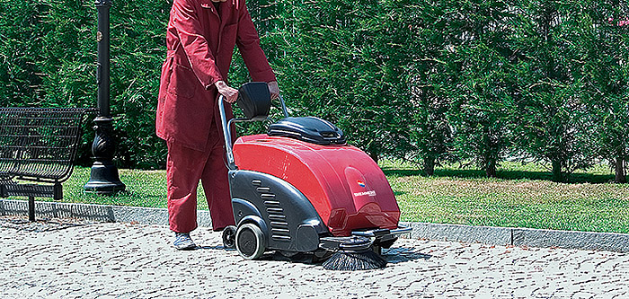 Подметальная машина DUSTY 650 STH