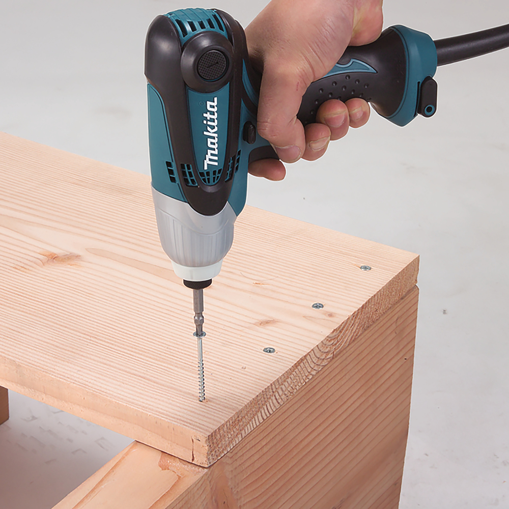 Шуруповерт ударный Makita TD0101 230 Вт, 100 Нм, 22-90 мм, 3600 об/мин