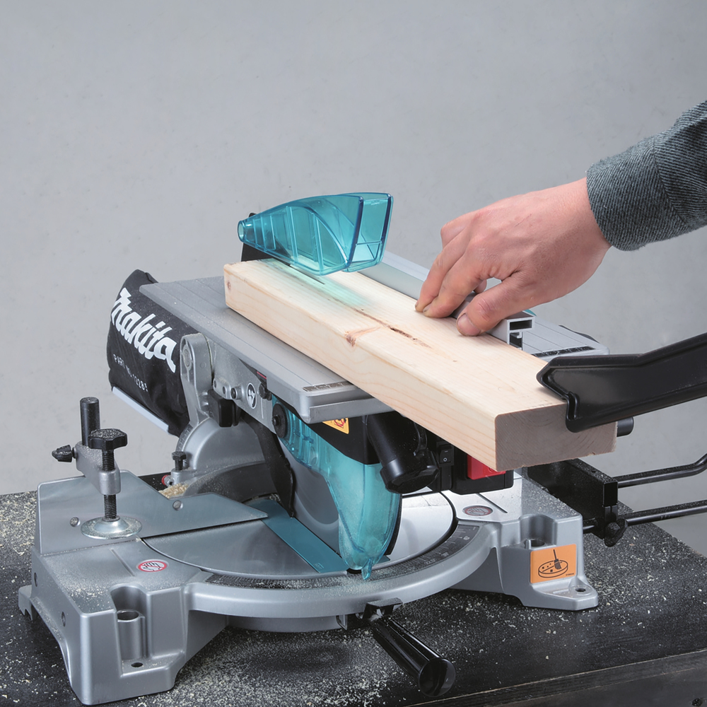 Пила торцовочная комбинированная Makita LH1040 1650 Вт, 260 мм, 4800 об/мин